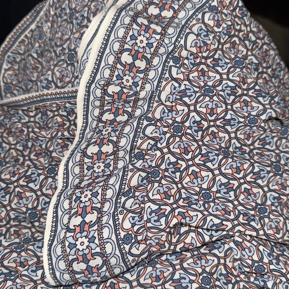 Max Studio blue print v cleavage lightweight ruffle short sleeves tie front top - Picture 7 of 8